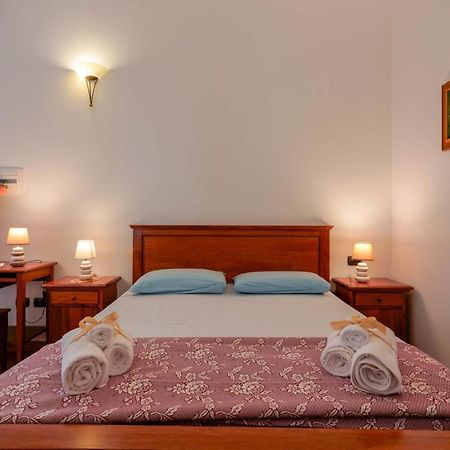 Bed And Breakfast Cairoli Exclusive Room San Pietro Vernotico Exterior photo