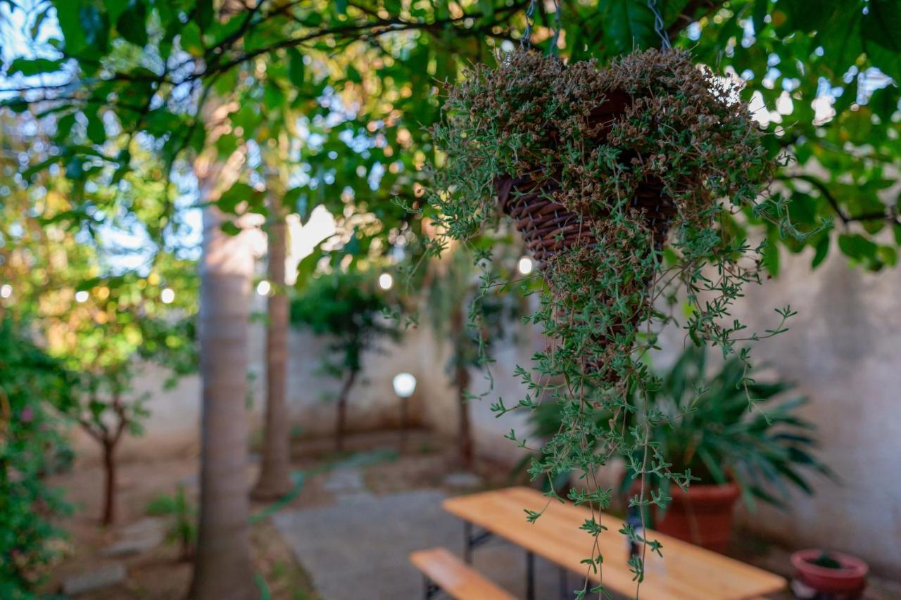 Bed And Breakfast Cairoli Exclusive Room San Pietro Vernotico Exterior photo