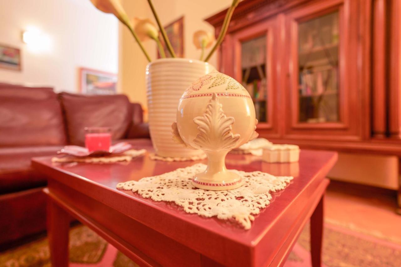 Bed And Breakfast Cairoli Exclusive Room San Pietro Vernotico Exterior photo