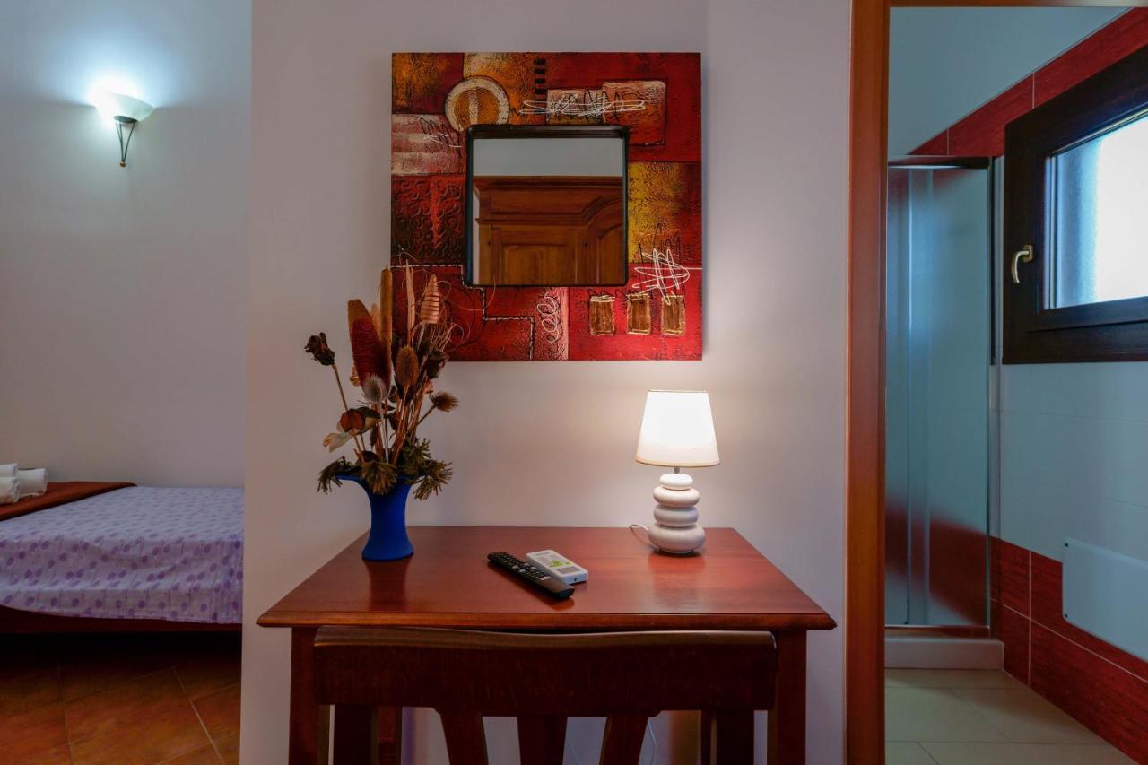 Bed And Breakfast Cairoli Exclusive Room San Pietro Vernotico Exterior photo