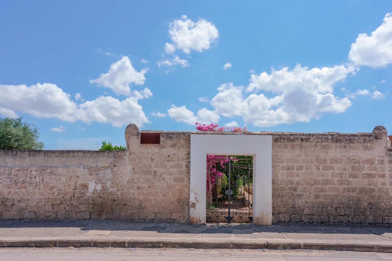 Bed And Breakfast Cairoli Exclusive Room San Pietro Vernotico Exterior photo