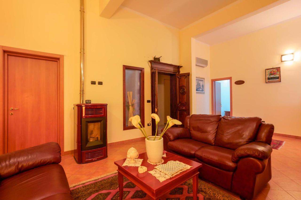 Bed And Breakfast Cairoli Exclusive Room San Pietro Vernotico Exterior photo