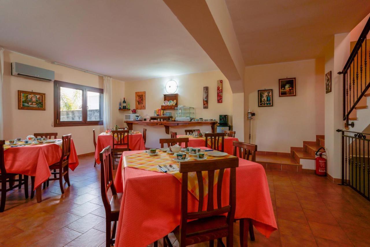 Bed And Breakfast Cairoli Exclusive Room San Pietro Vernotico Exterior photo