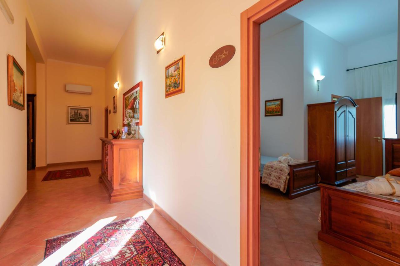 Bed And Breakfast Cairoli Exclusive Room San Pietro Vernotico Exterior photo