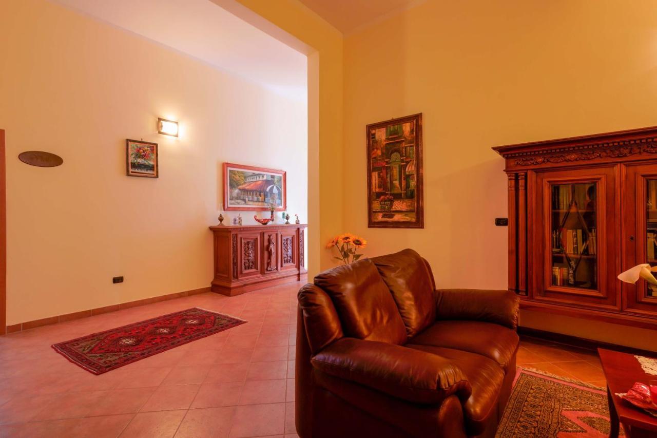 Bed And Breakfast Cairoli Exclusive Room San Pietro Vernotico Exterior photo