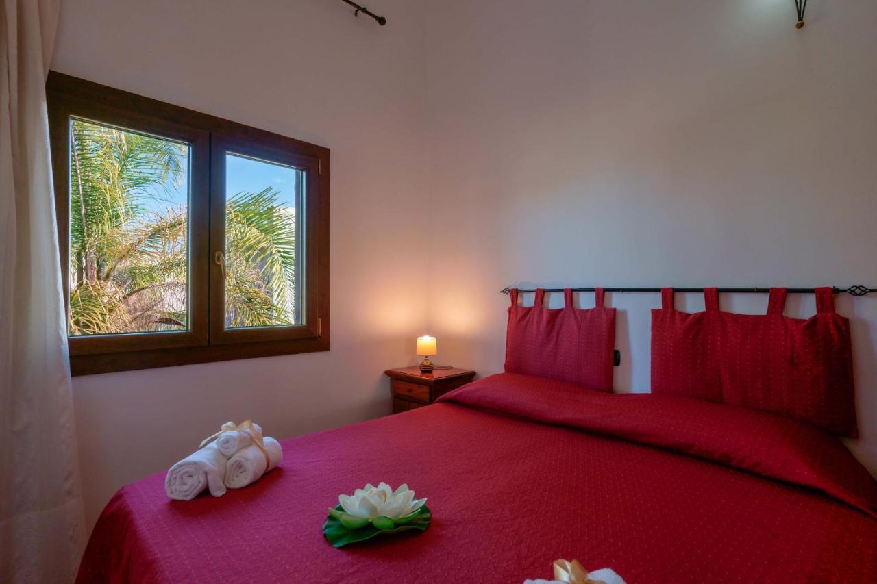 Bed And Breakfast Cairoli Exclusive Room San Pietro Vernotico Exterior photo