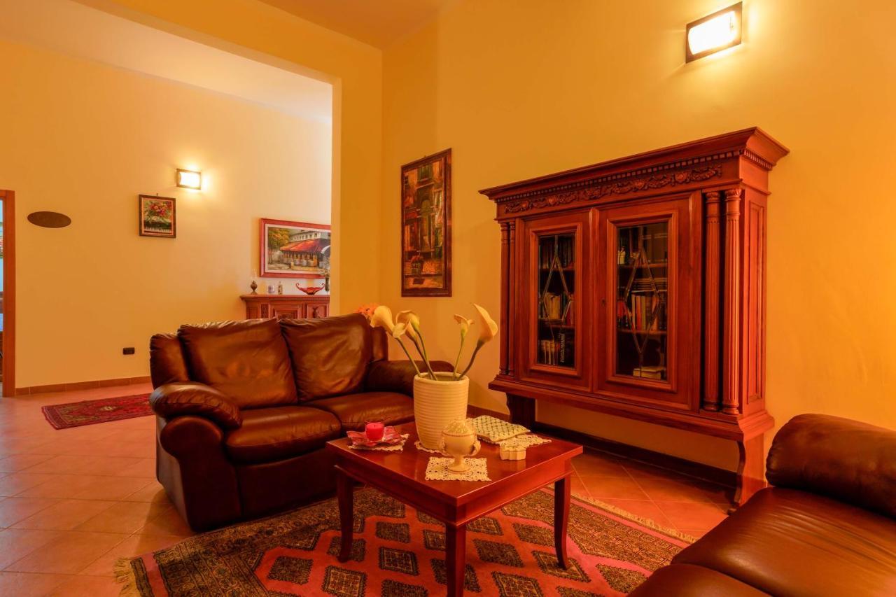 Bed And Breakfast Cairoli Exclusive Room San Pietro Vernotico Exterior photo