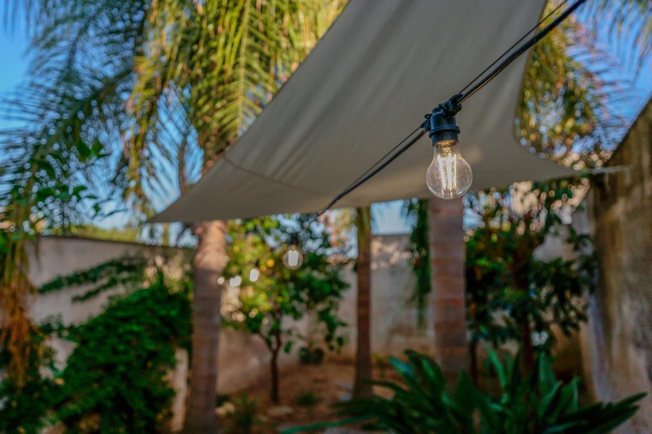 Bed And Breakfast Cairoli Exclusive Room San Pietro Vernotico Exterior photo